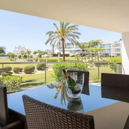 아파트 Snazzy Varandas Do Castelo One Bedroom Sleeps 2 Persons